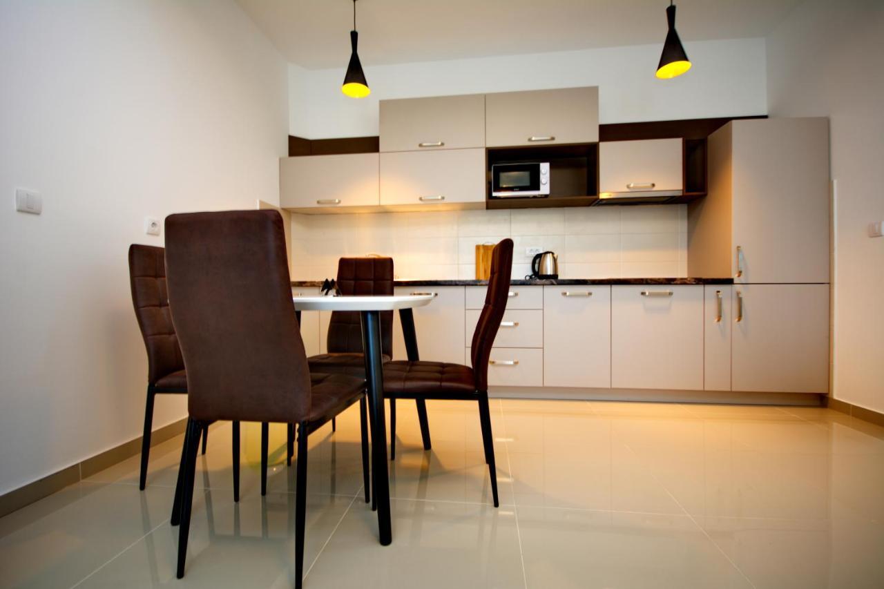 Apartment Dobrota Tomici  外观 照片